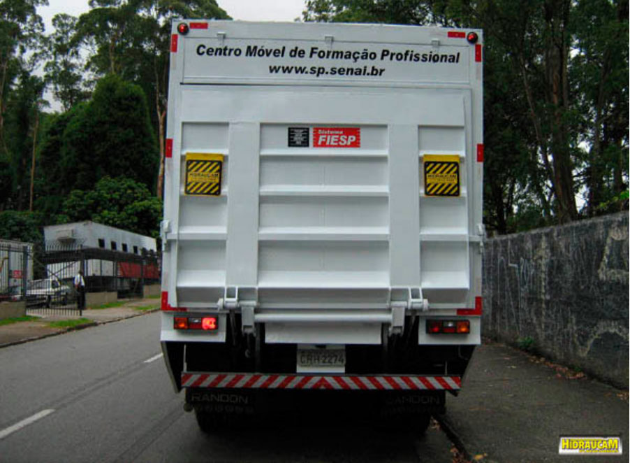 Plataforma Elevatória Hidráulica fabricada pela HIDRAUCAM