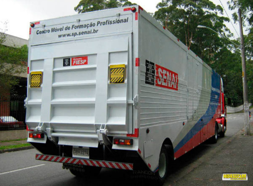 Plataforma Elevatória Hidráulica fabricada pela HIDRAUCAM