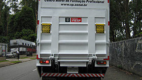 Plataforma Hidráulica Elevatória fabricada pela HIDRAUCAM - Veículo escola do SENAI