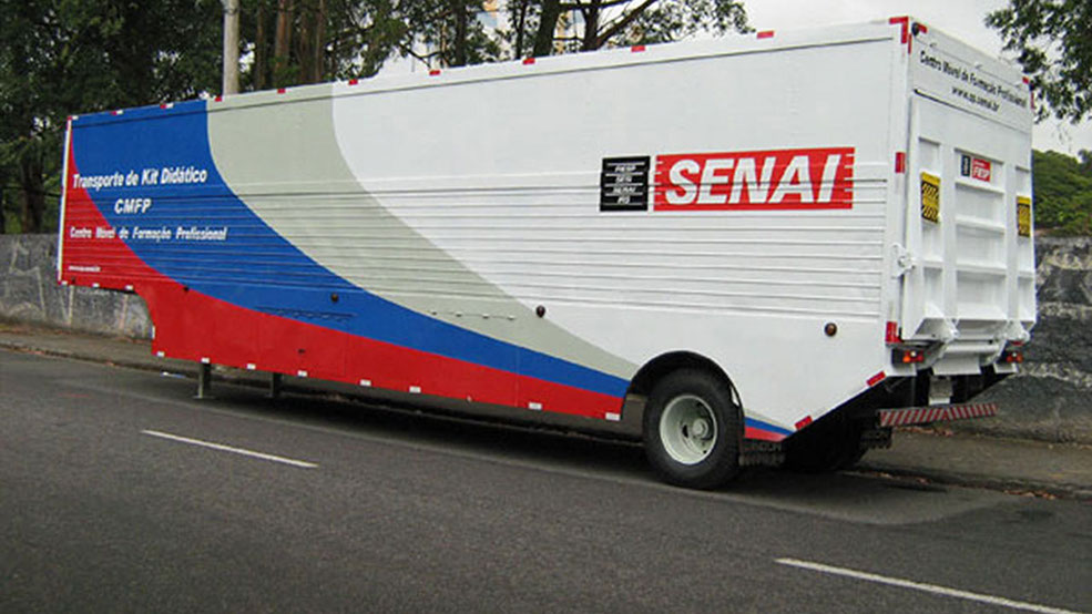 Plataforma Hidráulica HIDRAUCAM Plataforma Hidráulica Elevatória fabricada pela HIDRAUCAM - Veículo Escola do SENAI