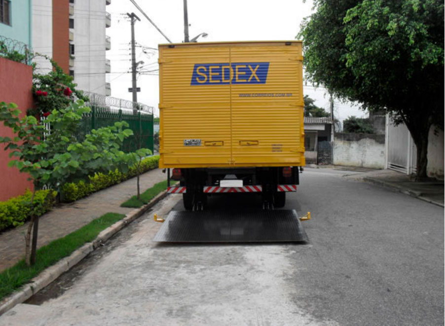 Plataforma Elevatória Hidráulica fabricada pela HIDRAUCAM