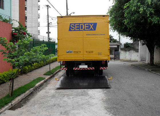 Plataforma Elevatória Hidráulica fabricada pela HIDRAUCAM