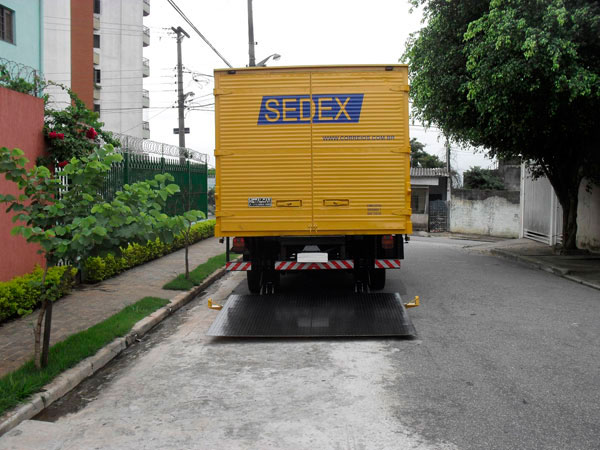 Plataforma Elevatória Hidráulica fabricada pela HIDRAUCAM