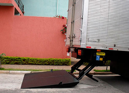 Plataforma Elevatória Hidráulica fabricada pela HIDRAUCAM