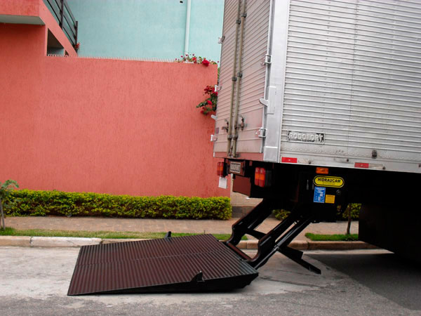 Plataforma Elevatória Hidráulica fabricada pela HIDRAUCAM