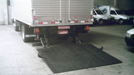 Plataforma Hidráulica Elevatória fabricada pela HIDRAUCAM