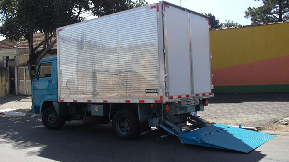 Plataforma Hidráulica HIDRAUCAM Plataforma Hidráulica Elevatória fabricada pela HIDRAUCAM