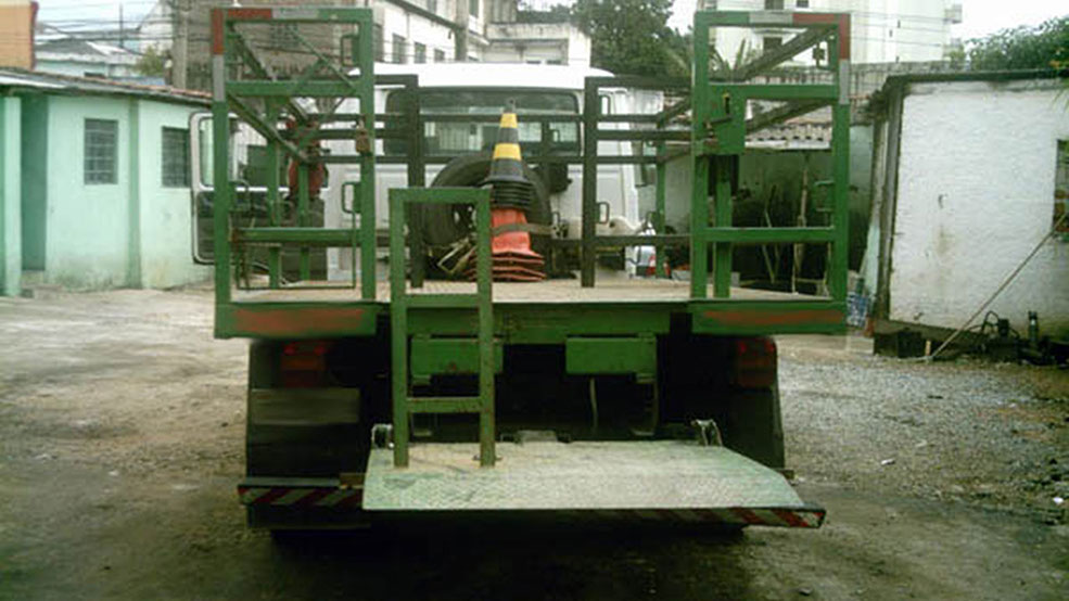 Plataforma Hidráulica HIDRAUCAM Plataforma Hidráulica Elevatória fabricada pela HIDRAUCAM